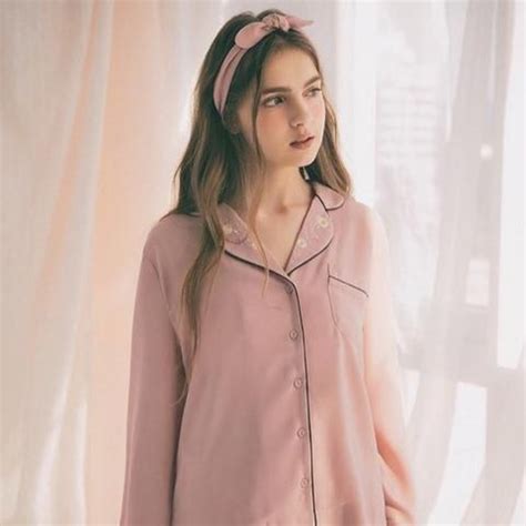 4 hot girl Ukraine xinh như búp bê nổi tiếng với dân mạng Việt Nam Gương mặt trẻ ZNEWS VN