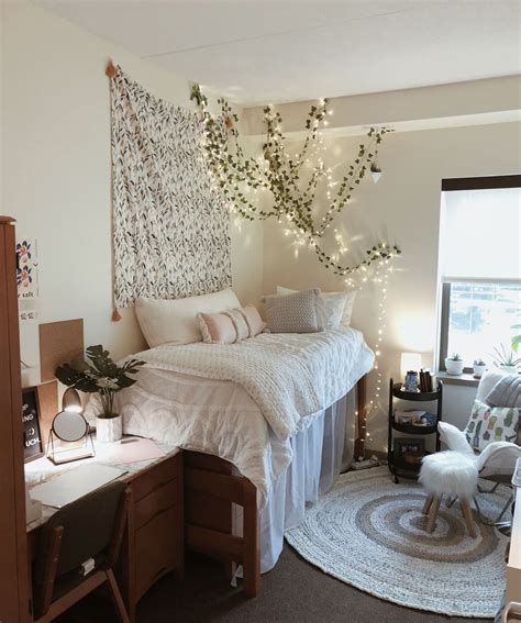 10+ Dorm Room Decor Ideas – DECOOMO