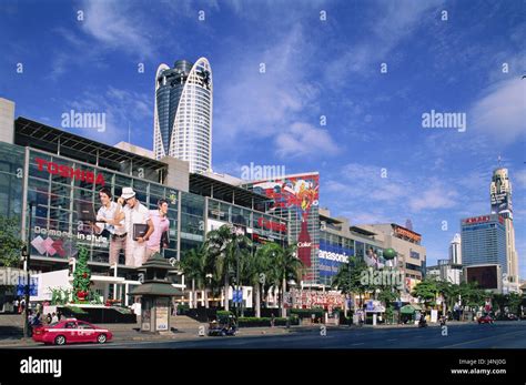 Central world bangkok hi-res stock photography and images - Alamy