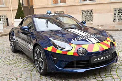 Deux Premi Res Alpine A Ont T Remises La Gendarmerie Nationale