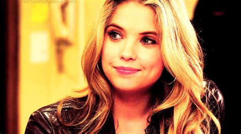 Hanna Marin Smile 