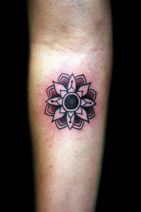 small mandala tattoos ideas and design - Yo Tattoo