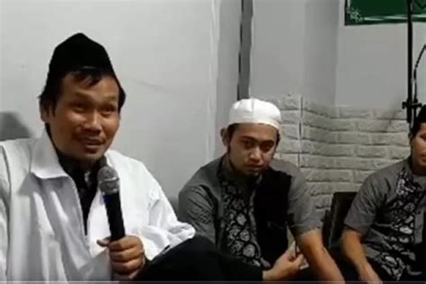 Bolehkah Selalu Baca Qulhuw Saat Jadi Imam Salat Ini Cerita Gus Baha