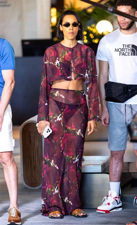 Rochelle Humes Stuns In String Bikini As She Lands In Australia To Support I M A Celebrity S
