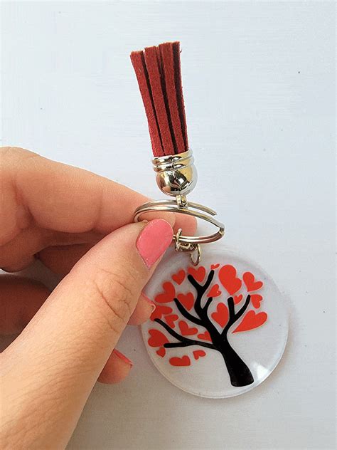 How To Make Acrylic Key Chains With Cricut Vinyl