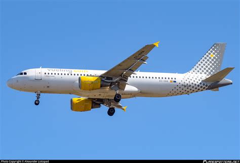 EC HHA Vueling Airbus A320 214 Photo By Alexander Listopad ID 939942