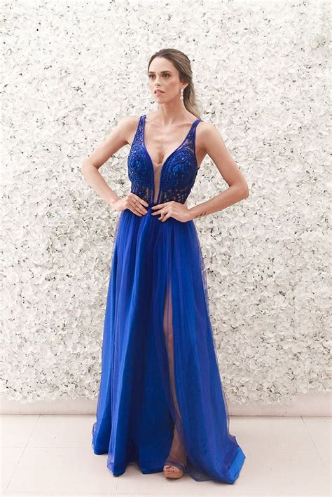 VESTIDO AZUL ROYAL BUSTO BORDADO SAIA EM TULE E FENDA Closet