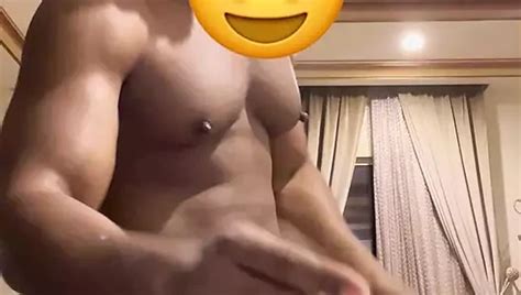 Putting On Lotion Gay Bathroom Amateur Porn Feat Yaye Me Xhamster