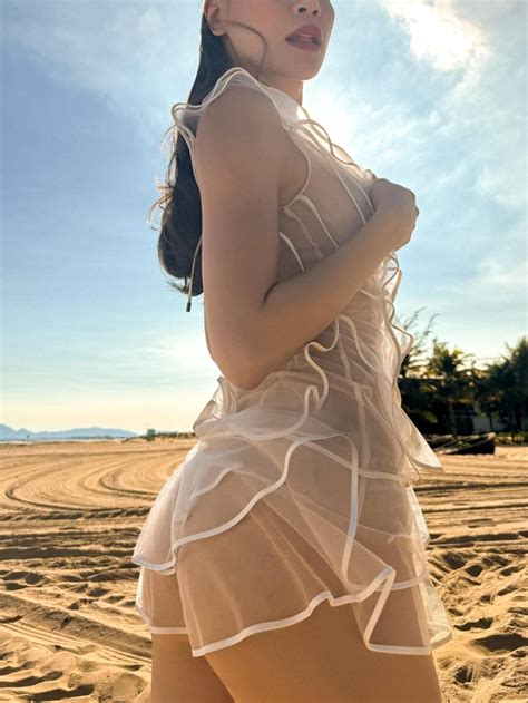 H Ng C H Di N Bikini Cam R C Khoe Ng Cong B Ng M T C D N M Ng Xu T Xoa Con V N P