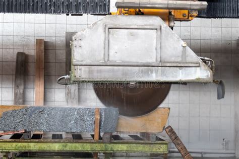 Cutting Granite Stone Stock Image Image Of Industry 20486545