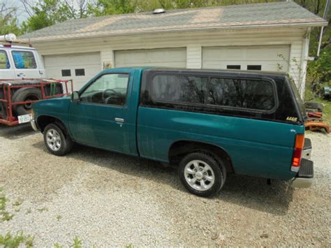 1997 Nissan Pickup Truck