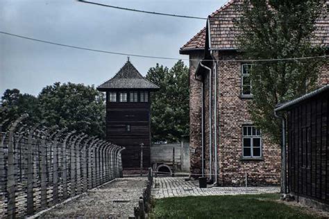 Krak W Auschwitz Birkenau And Wieliczka Salt Mine Day Trip Getyourguide