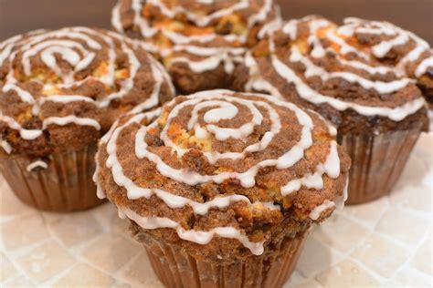 Cinnamon Roll Muffins With Vanilla Glaze Recipe