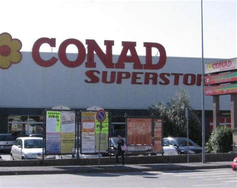 Armati Rapinano La Conad Ad Altopascio E Feriscono Un Cliente Con Il