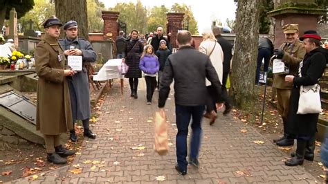 Ocalić przeszłość od zapomnienia Na cmentarzach trwają kwesty na