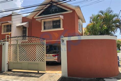 Venta De Casa En Los Restauradores