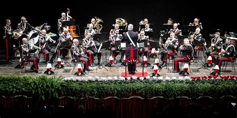 Carabinieri Anni Di Caserma Santa Lucia Successo Per Il Concerto