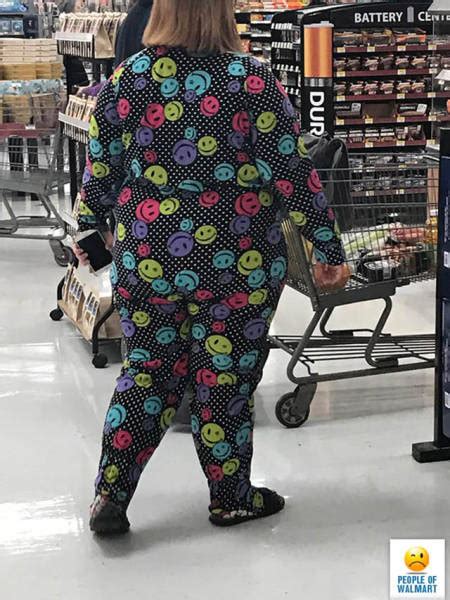 People Of Walmart Part 33 40 Pics