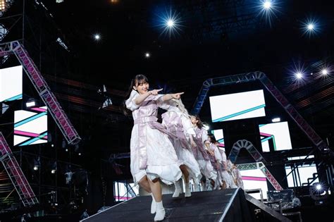 櫻坂46、富士急で『w Keyaki Fes 2022』閉幕！ 尾関梨香・原田葵の卒業セレモニーも実施 The First Times