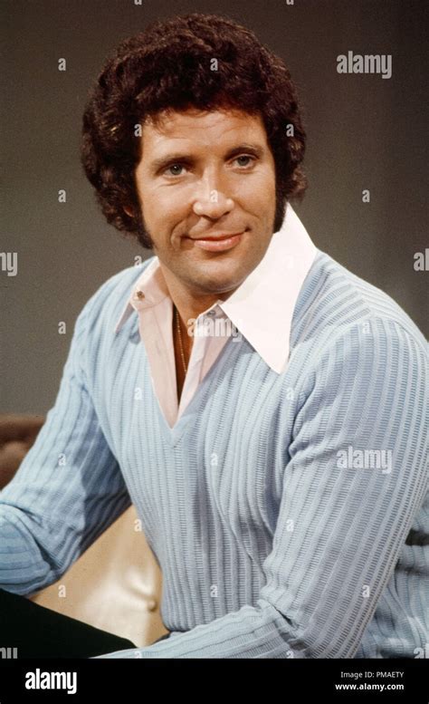 Tom Jones 1970s High Resolution Stock Photography And Images Alamy