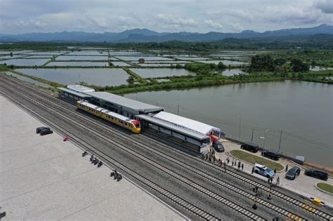 Kereta Api Perintis Andalan Celebes Garongkong Mangilu Terbuka Gratis