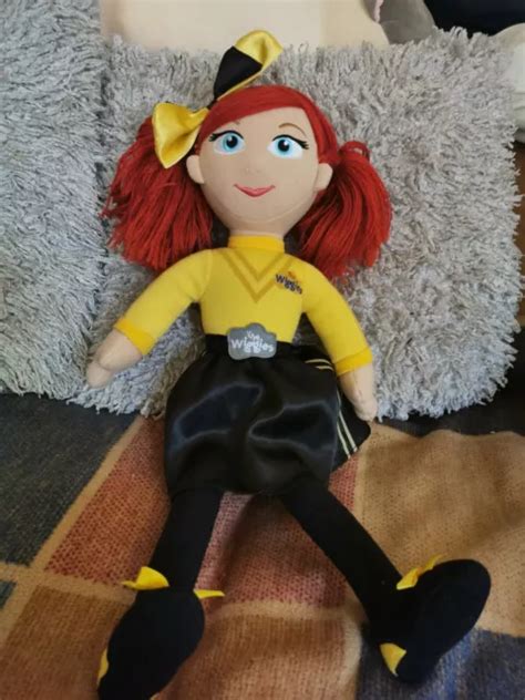 The Wiggles Large Emma Yellow Girl Wiggle Soft Toy Plush Doll 50cm 2020 £19 99 Picclick Uk