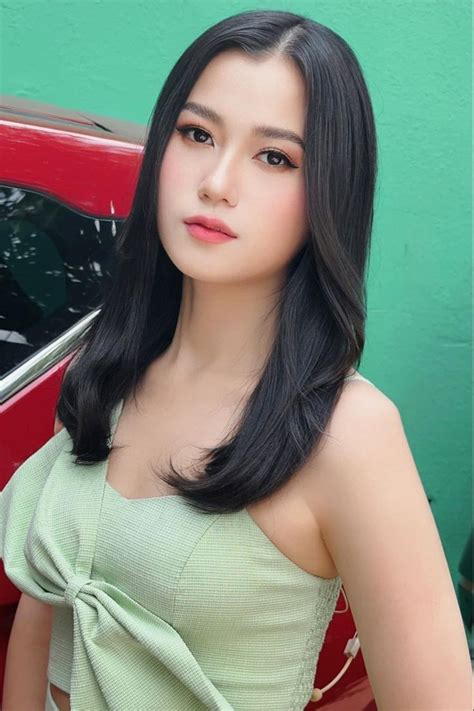 Ghim của TRẦN QUỐC KHAN trên Celebrities Dễ thương Gái xinh