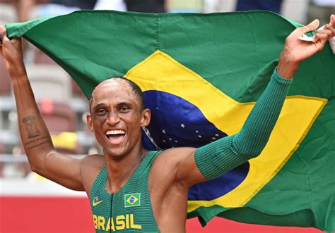 Alison Dos Santos Conquista Ouro In Dito No Mundial De Atletismo S