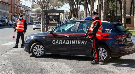 Giovane Si Schianta Con L Auto Era Ubriaco Nel Sangue Aveva Il Triplo