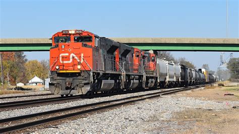 11 6 20 Cn Thundercab Sd70m 2 8019 Leads Cn A432 At Centralia Il Youtube