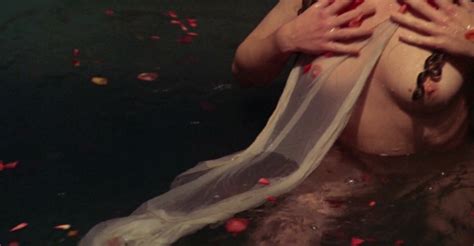 Caligula Nude Pics Seite