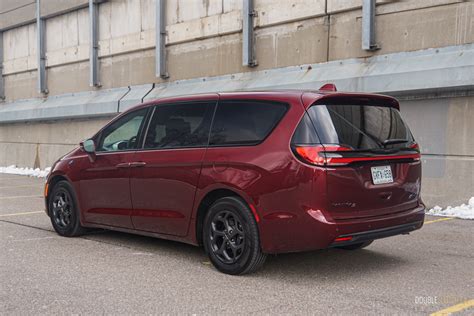 2023 Chrysler Pacifica Hybrid - DoubleClutch.ca