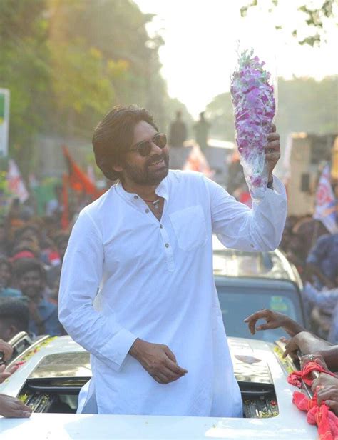 Pawan Kalyan మండుటెండను లెక్క చేయని పవన్ కల్యాణ్ జనసేన అధినేత టూర్