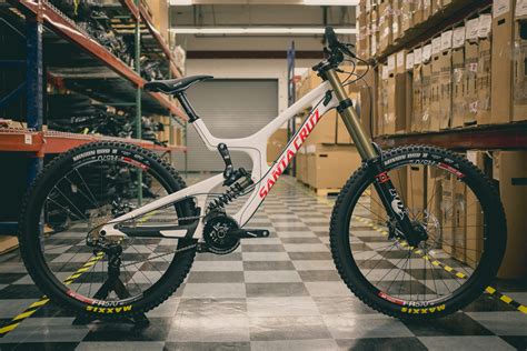 First Look: All New 2015 Santa Cruz V10 Carbon - Mountain Bike Feature ...