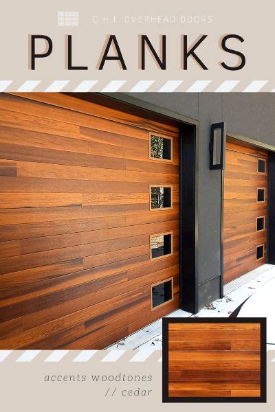 Contemporary Faux Wood Garage Doors Planks In Cedar With Short Stacked Windows 建築デザイン