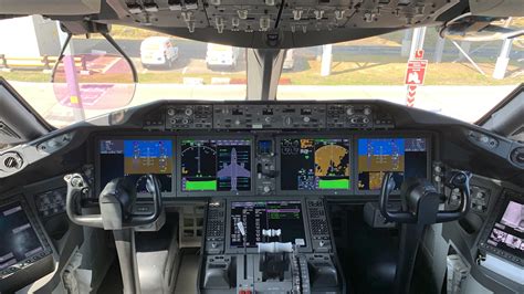 787 Flight Deck Raviation