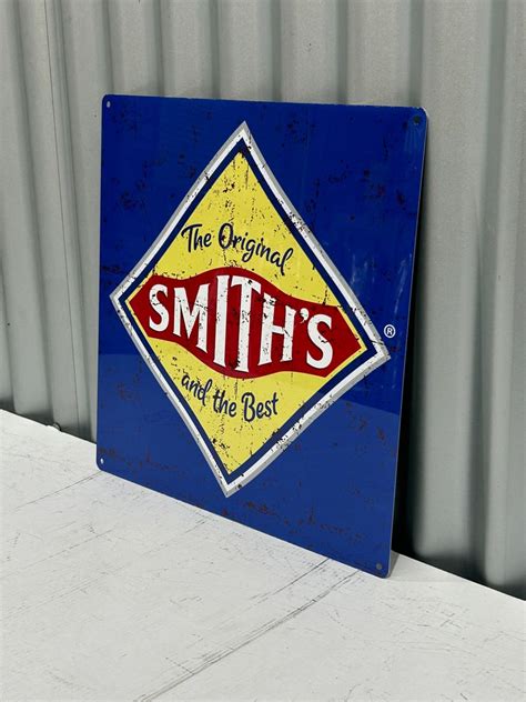 smiths chips  mm   mm metal sign