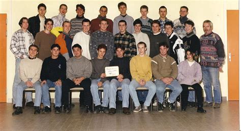 Photo De Classe Terminale De Lyc E Aristide Briand Copains D Avant