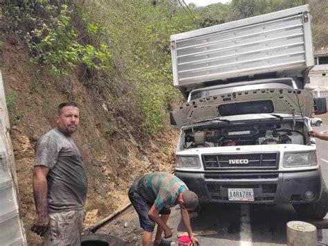 Hasta 3 mil dólares cuesta reparar el motor de una buseta Diario La