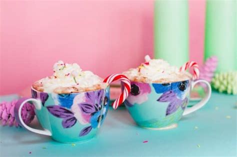HOW TO CREATE YOUR OWN HOT CHOCOLATE BAR DIY WITH OLIVER BONAS AND A PASTEL COLOUR SCHEME