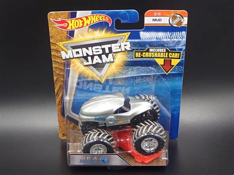 Hot Wheels Monster Jam Scale Truck With Re Crushable Car NEA New Earth Authority