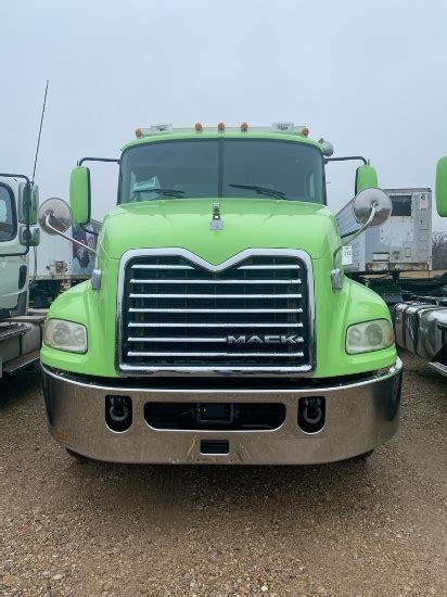 2016 Mack Dump Truck 280K 10 speed Transmission Mack MP8 Motor Runs ...