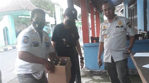 Satpol Pp Diy Sita Ratusan Botol Miras Ilegal Di Wilayah Sleman