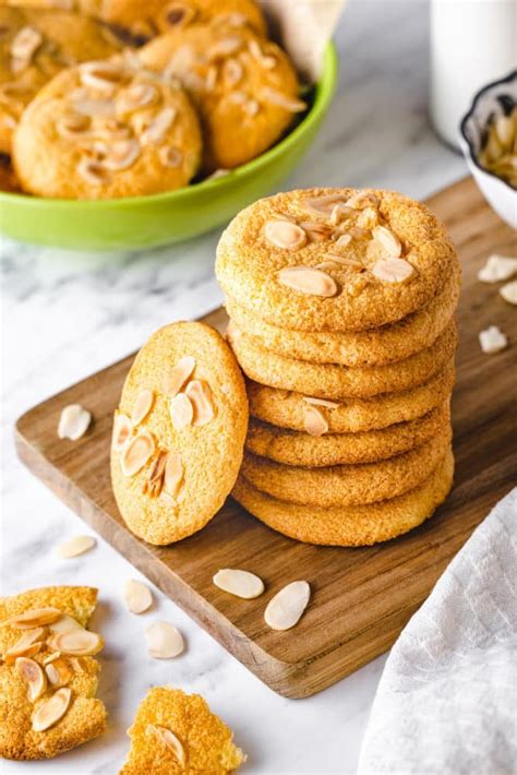 Simple Crunchy Recipe for Almond Cookies - All We Eat