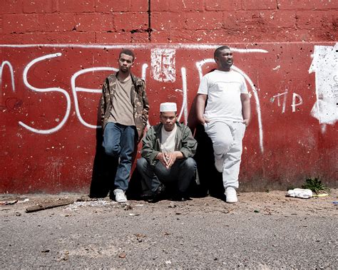 die blokke hou die blink kant bo op die beat van die rapper cream