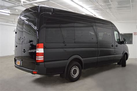 Mercedes Benz Sprinter 15 Passenger Photo Gallery #9/10