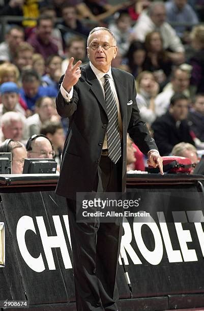 673 Larry Brown Detroit Pistons Photos & High Res Pictures - Getty Images