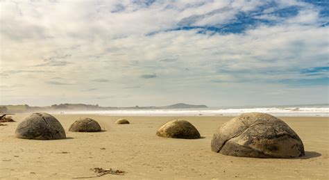 Moeraki Boulders sunrise South Island, New Zealand