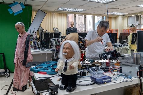 Hong Kong daki Hanson Robotics de insansı robotlar görüntülendi