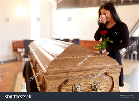 Crying Casket Images Photos Et Images Vectorielles De Stock